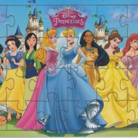 پازل چوبی-Princesses-پرنسس ها ابعاد 20*29(پشت وایت بردی)